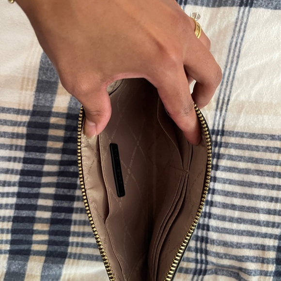 Michael Kors wristlet wallet - Picture 4 of 4